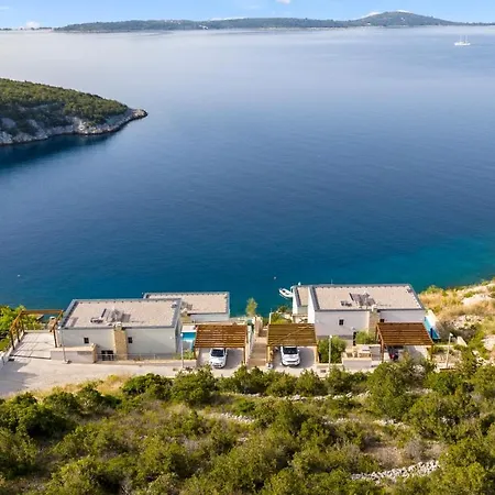 Villa Plava Voda Luxury B *